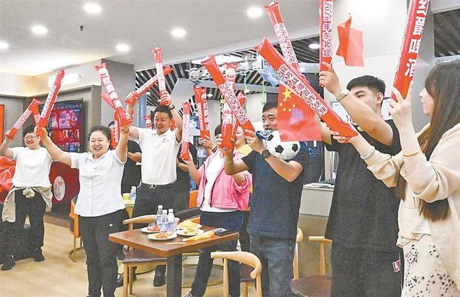 马刺悬了?福斯特主裁尼克斯近十战全胜 系列赛终结战赢39.4分